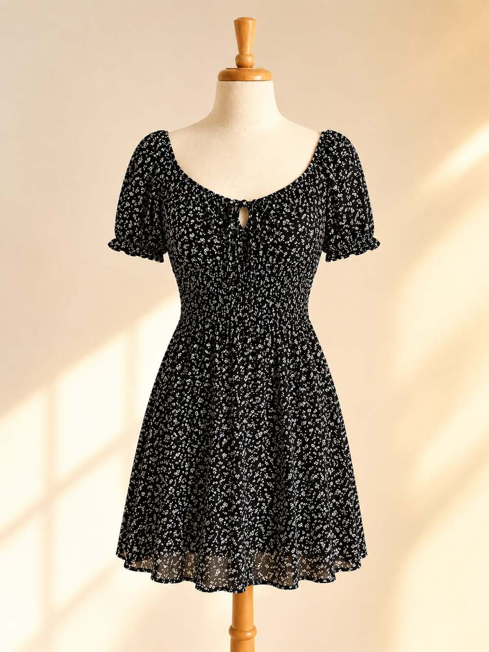 Just Found Women's Black and White Ditsy Floral Smocked Puff Sleeve Mini Dress